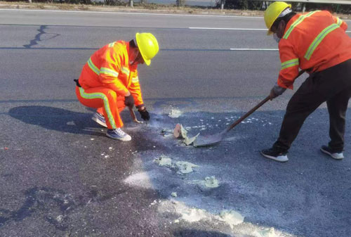 晋宁公路下沉注浆加固